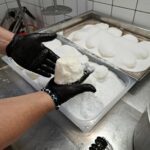 mozzarella-handgemacht-muenchen-mozzarella-manufaktur-oi-fra-c-Knuspr-scaled.jpg